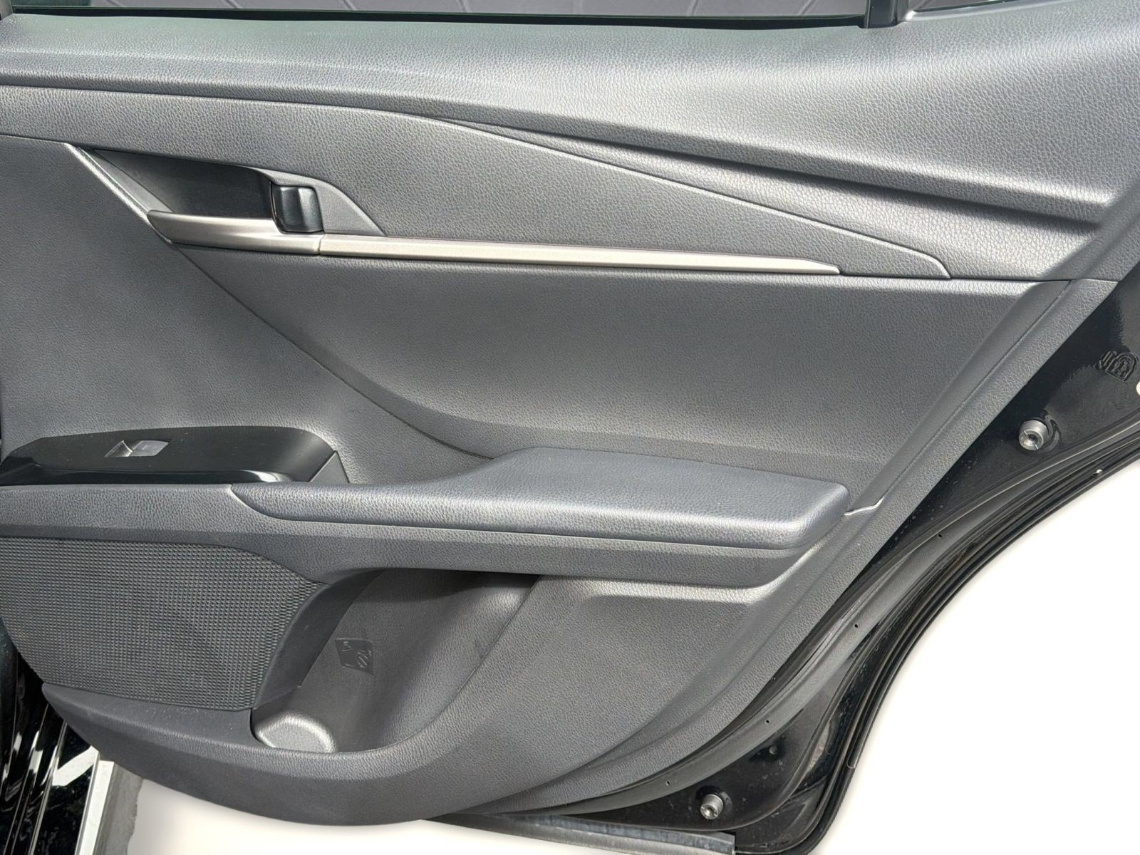 Used 2025 Toyota Camry SE FWD image 25
