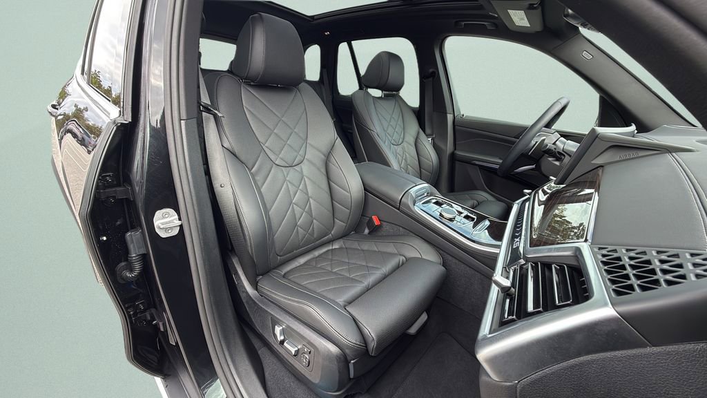 Certified 2025 BMW X5 xDrive40i w/ Parking Assistance Package image 18