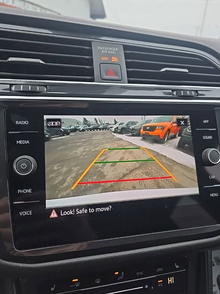 Used 2024 Volkswagen Tiguan SE image 21