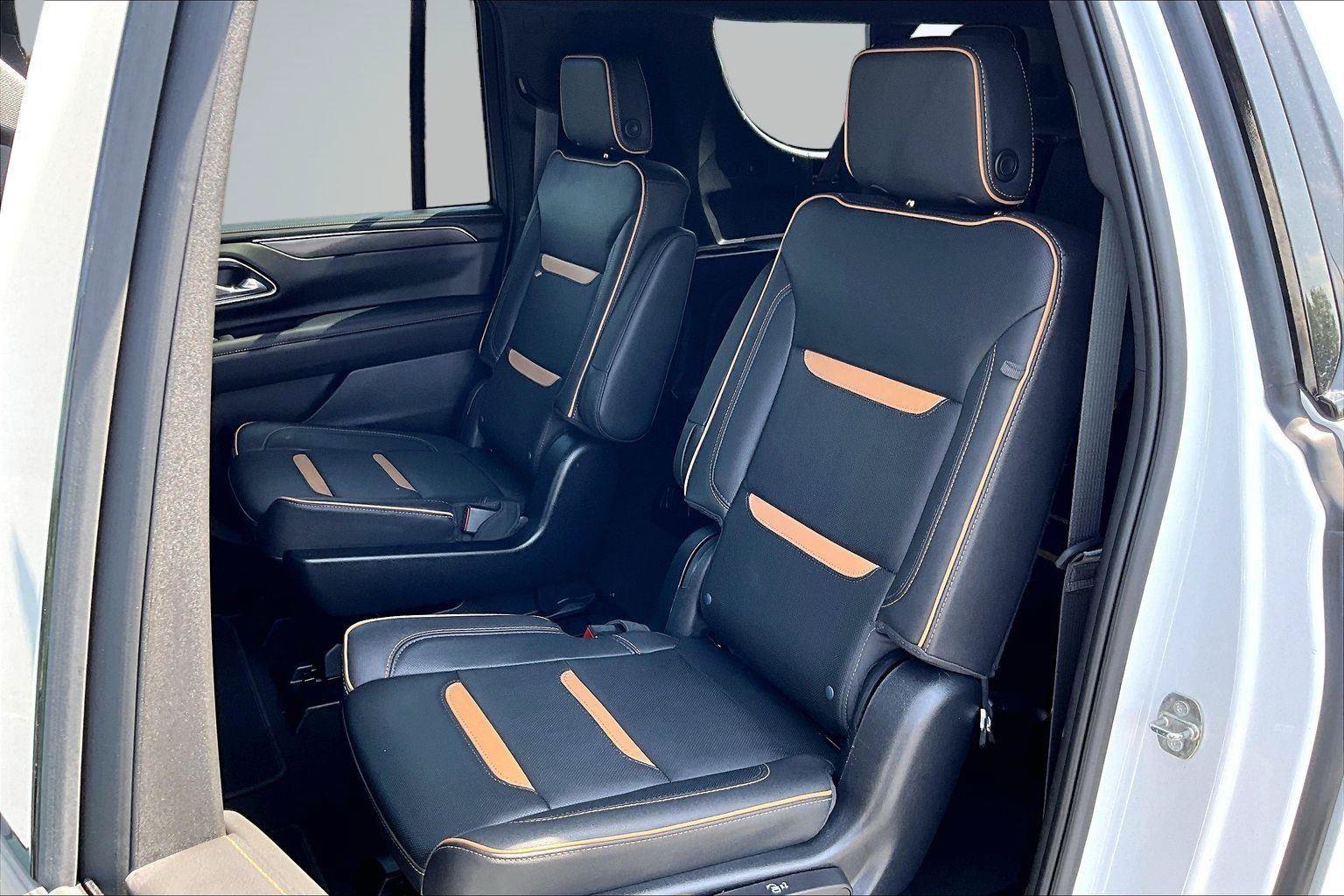 Used 2023 GMC Yukon XL AT4 w/ Technology Package AWD/4WD image 27