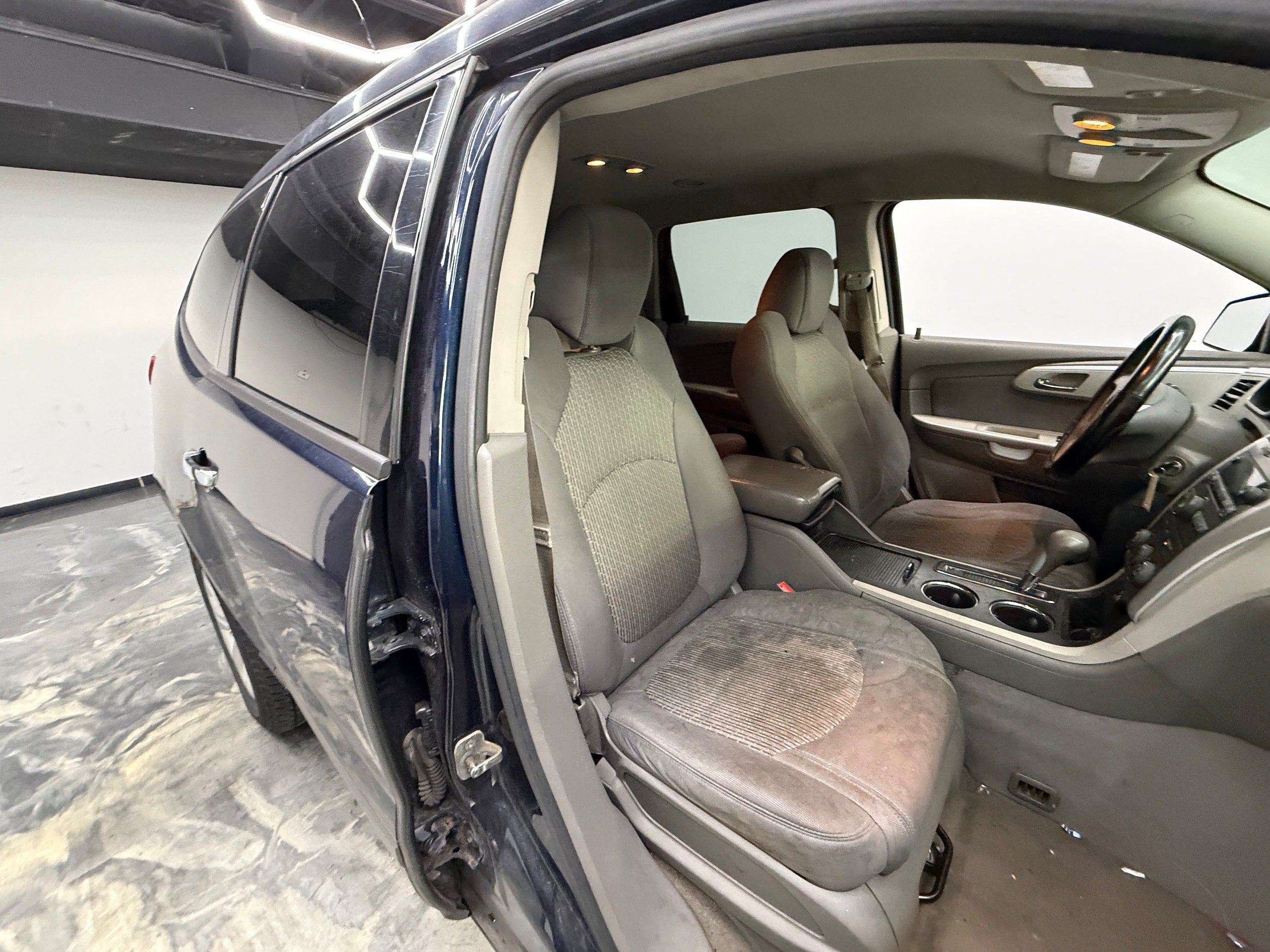 Used 2011 Chevrolet Traverse LS AWD/4WD image 11