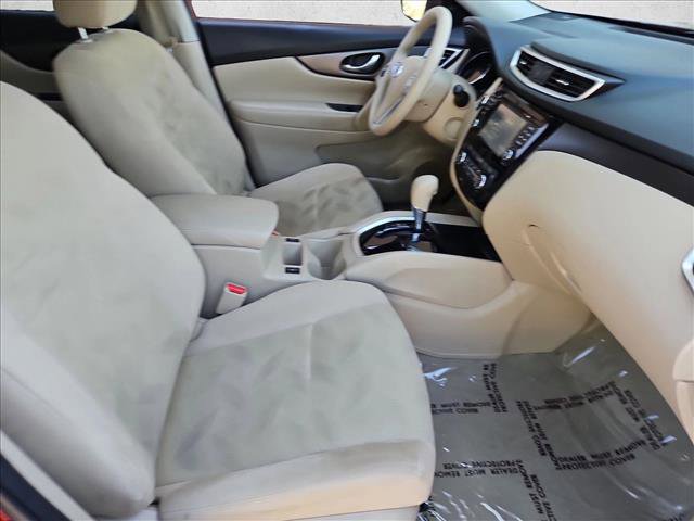 Used 2015 Nissan Rogue SV w/ SV Premium Package FWD image 29
