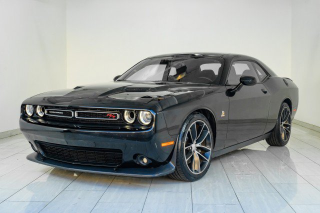 Used 2015 Dodge Challenger R/T Scat Pack RWD image 4