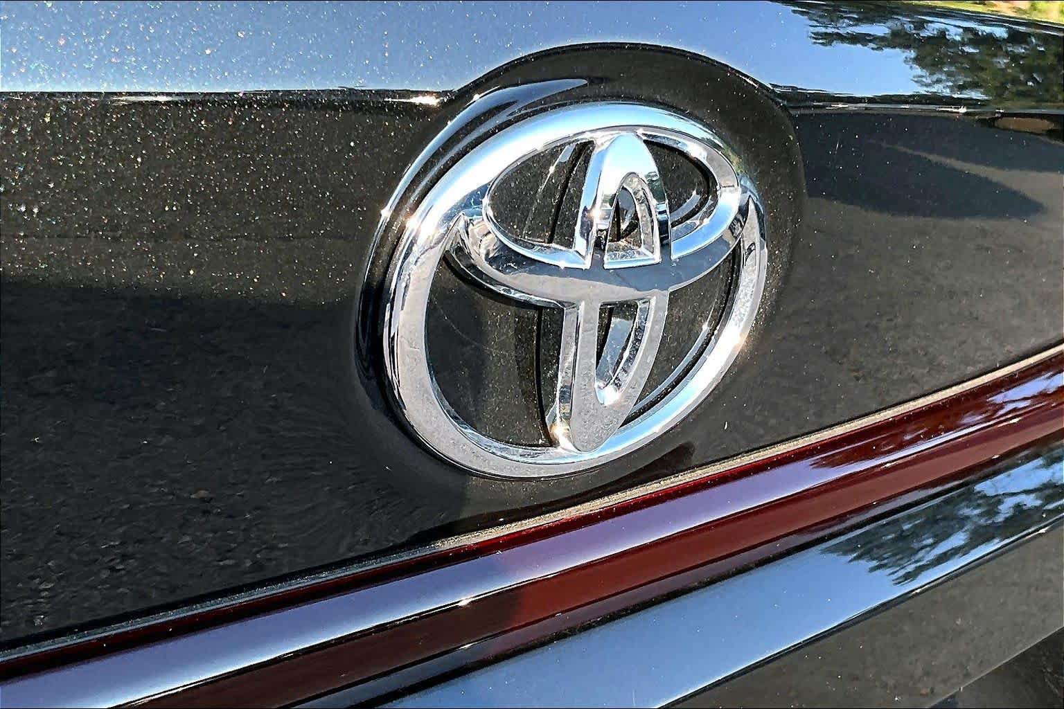 Certified 2022 Toyota Corolla LE FWD image 31
