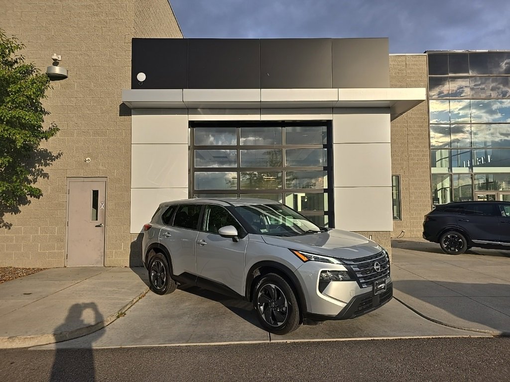 Used 2024 Nissan Rogue SV