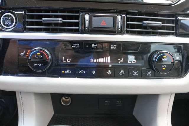 Used 2022 Nissan Pathfinder SV AWD/4WD image 24