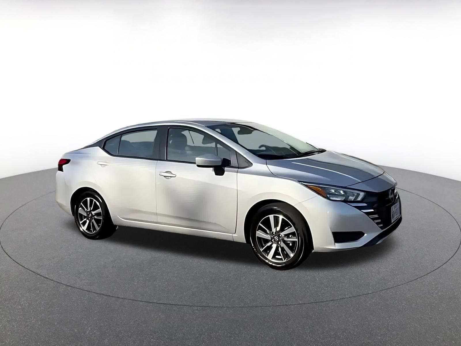 Used 2025 Nissan Versa SV FWD video 2