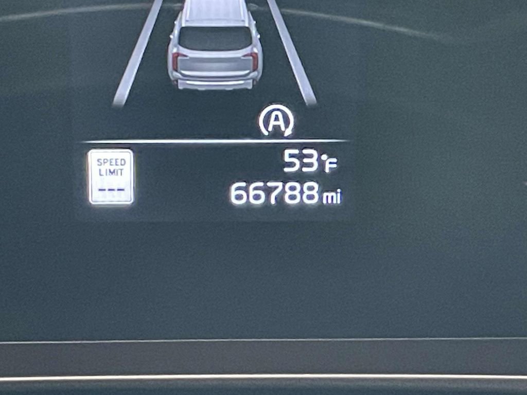 Used 2023 Kia Telluride LX image 37