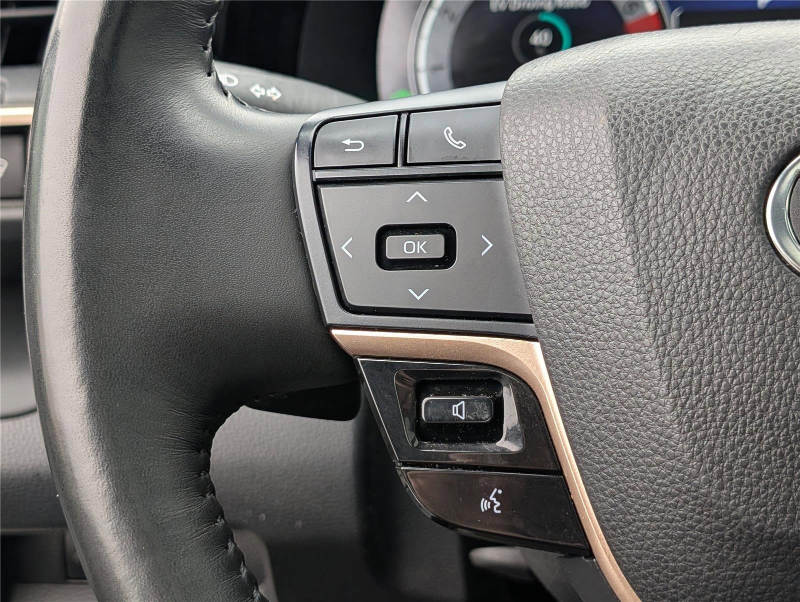 Used 2023 Toyota Crown Platinum image 23