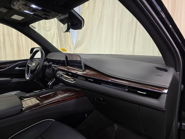 Used 2023 Cadillac Escalade Premium Luxury AWD/4WD image 38