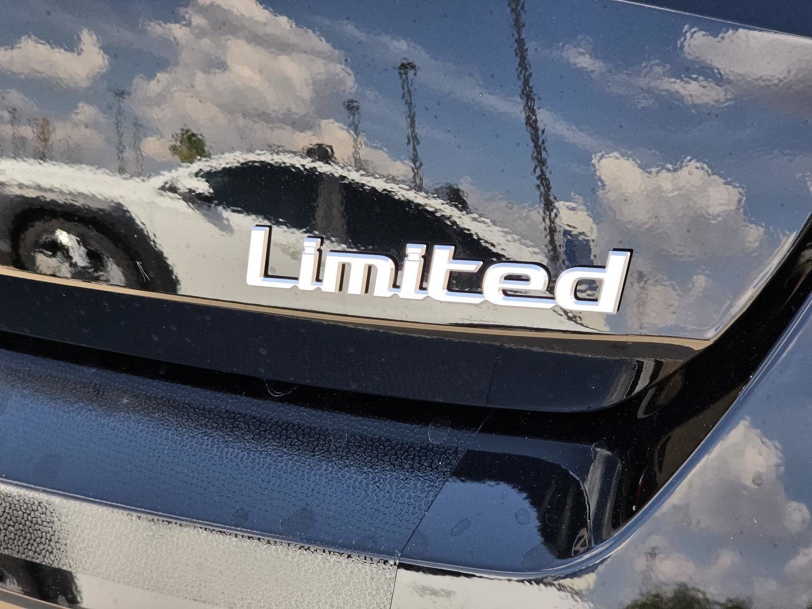 New 2026 Hyundai Elantra Limited FWD image 6