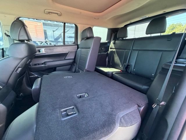 Used 2025 Hyundai Santa Fe Limited AWD/4WD image 13