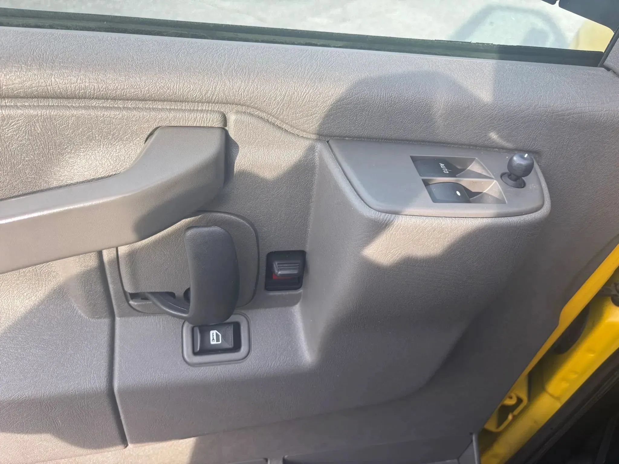 Used 2023 Chevrolet Express 2500 RWD image 17