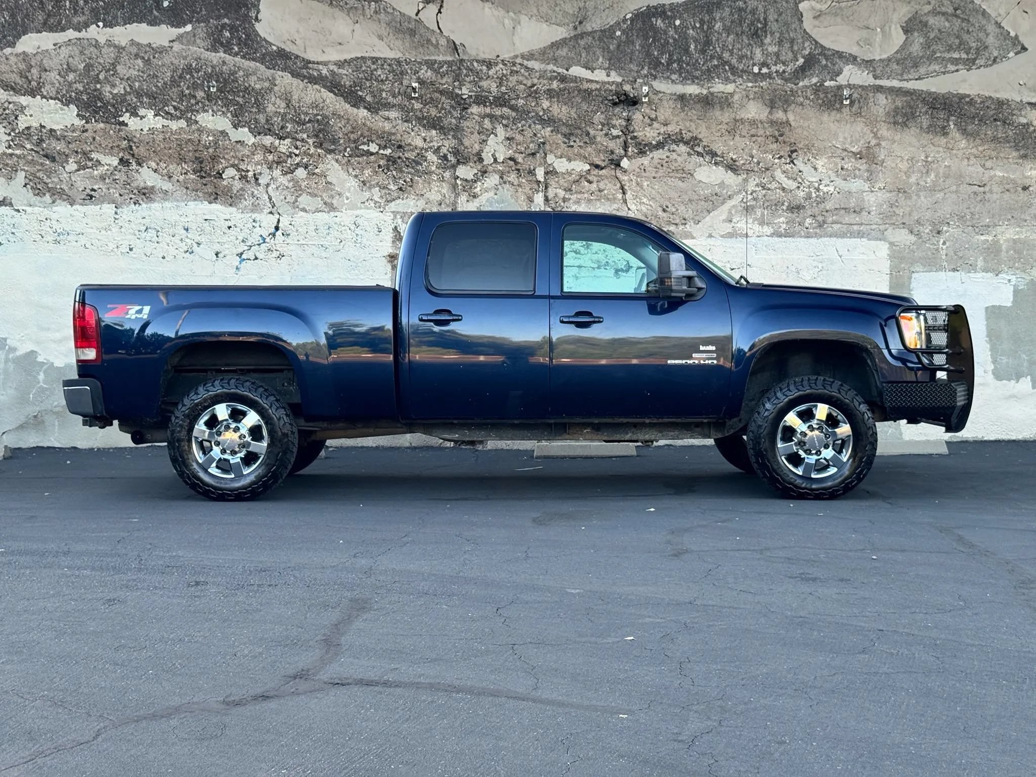 Used 2010 GMC Sierra 2500 SLT AWD/4WD image 5