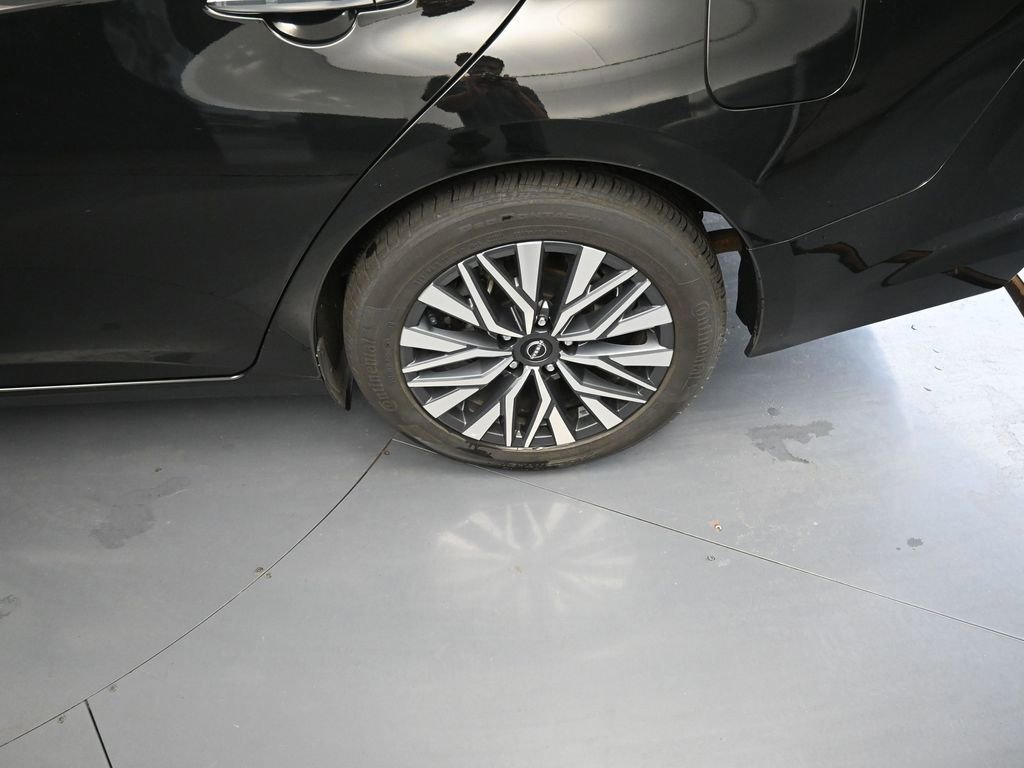 Used 2024 Nissan Altima 2.5 SV image 18