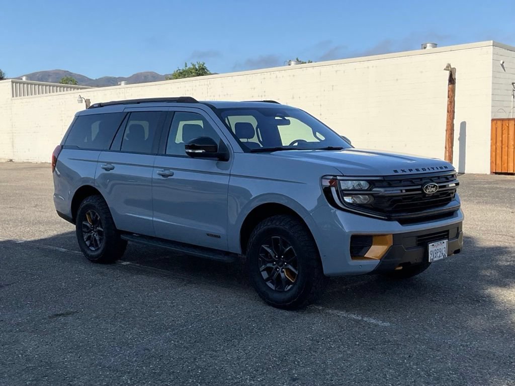 Used 2025 Ford Expedition Tremor AWD/4WD image 8