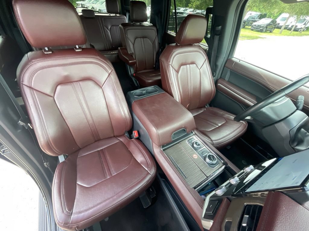 Used 2024 Ford Expedition Limited AWD/4WD image 10