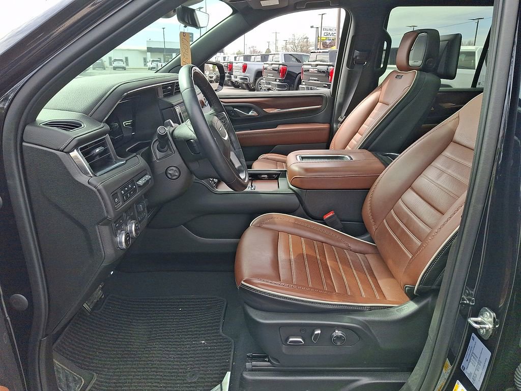 Used 2023 GMC Yukon Denali Ultimate image 15