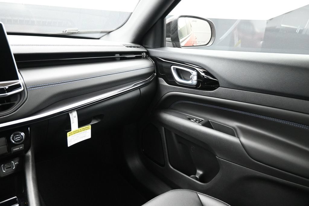 New 2026 Jeep Compass Latitude AWD/4WD image 6