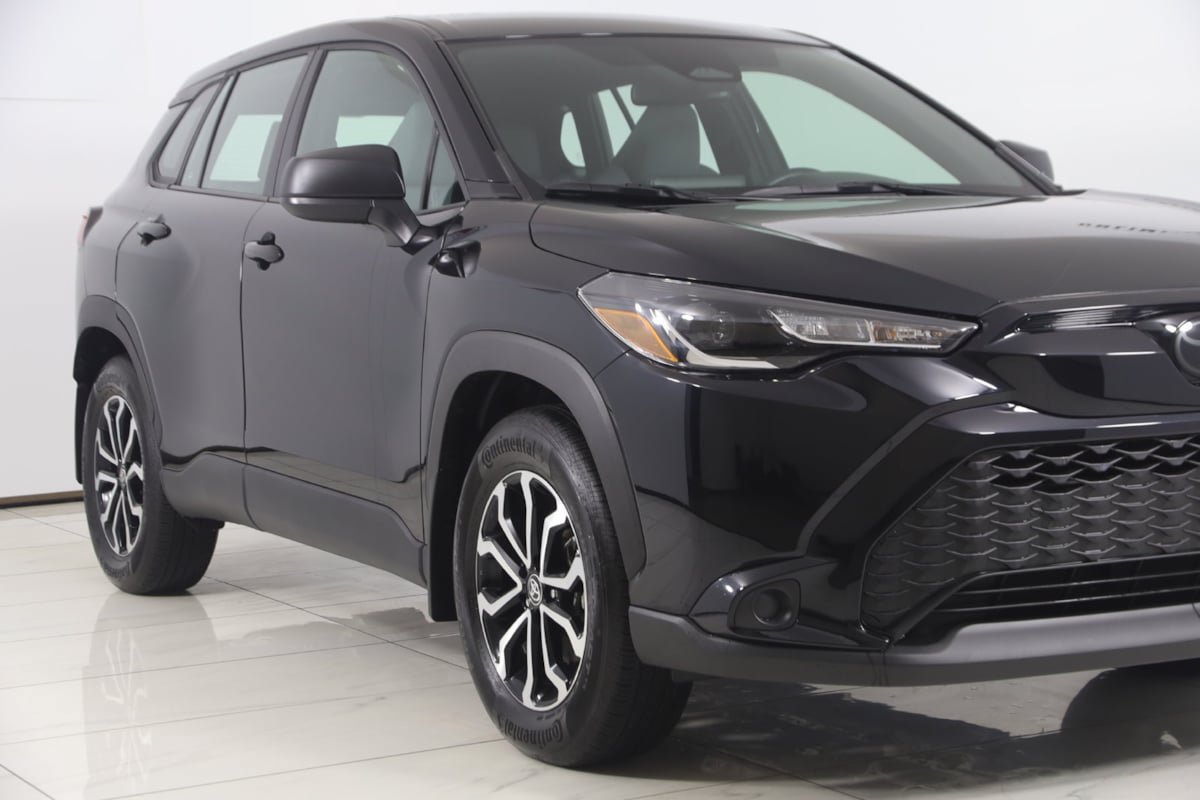 Used 2025 Toyota Corolla Cross AWD Hybrid image 28
