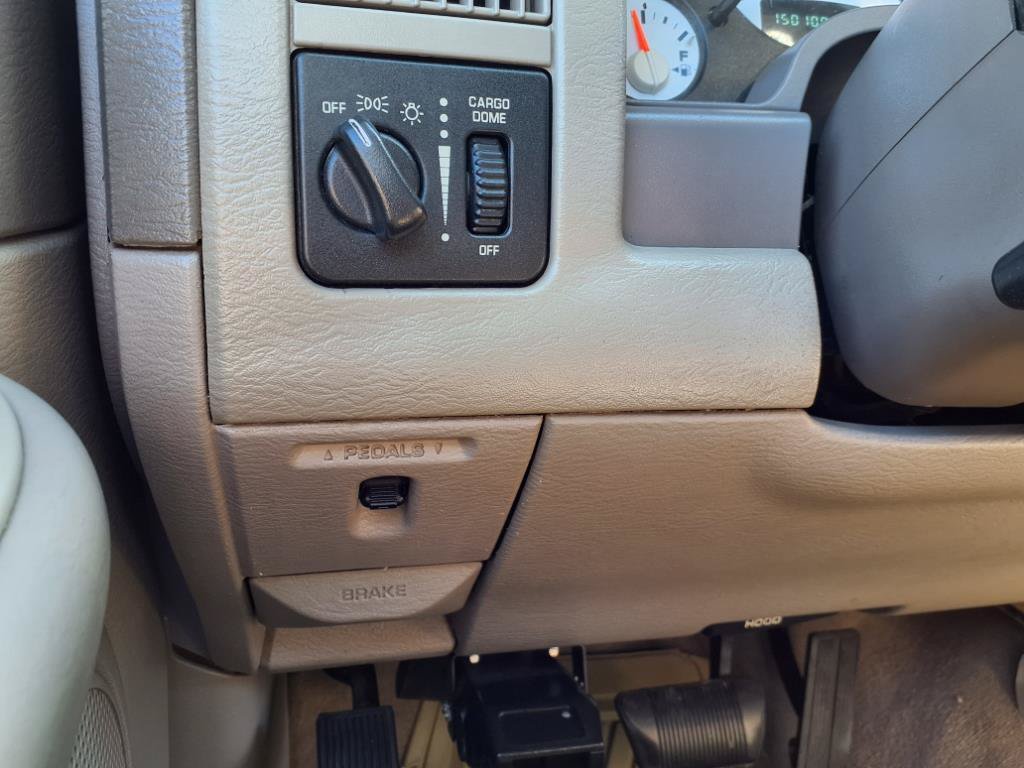 Used 2004 Dodge Ram 2500 Truck SLT AWD/4WD image 18