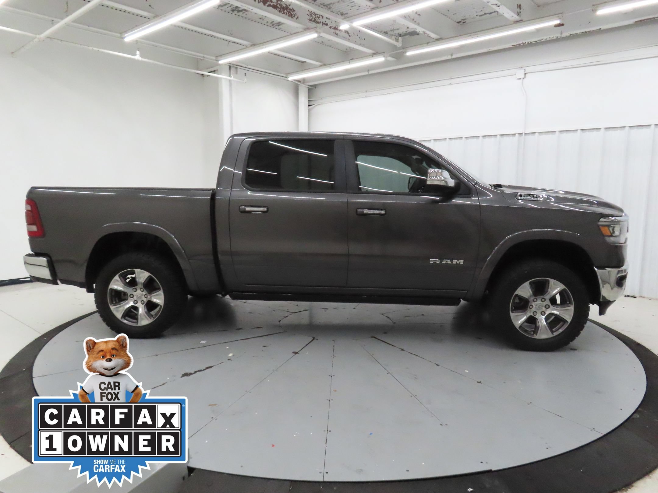 Used 2019 RAM 1500 Laramie AWD/4WD image 2