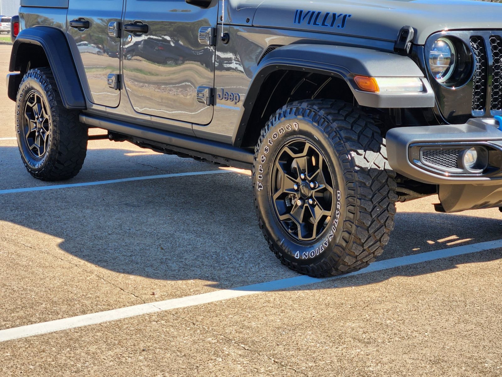 Used 2023 Jeep Wrangler Unlimited w/ Cold Weather Group image 11