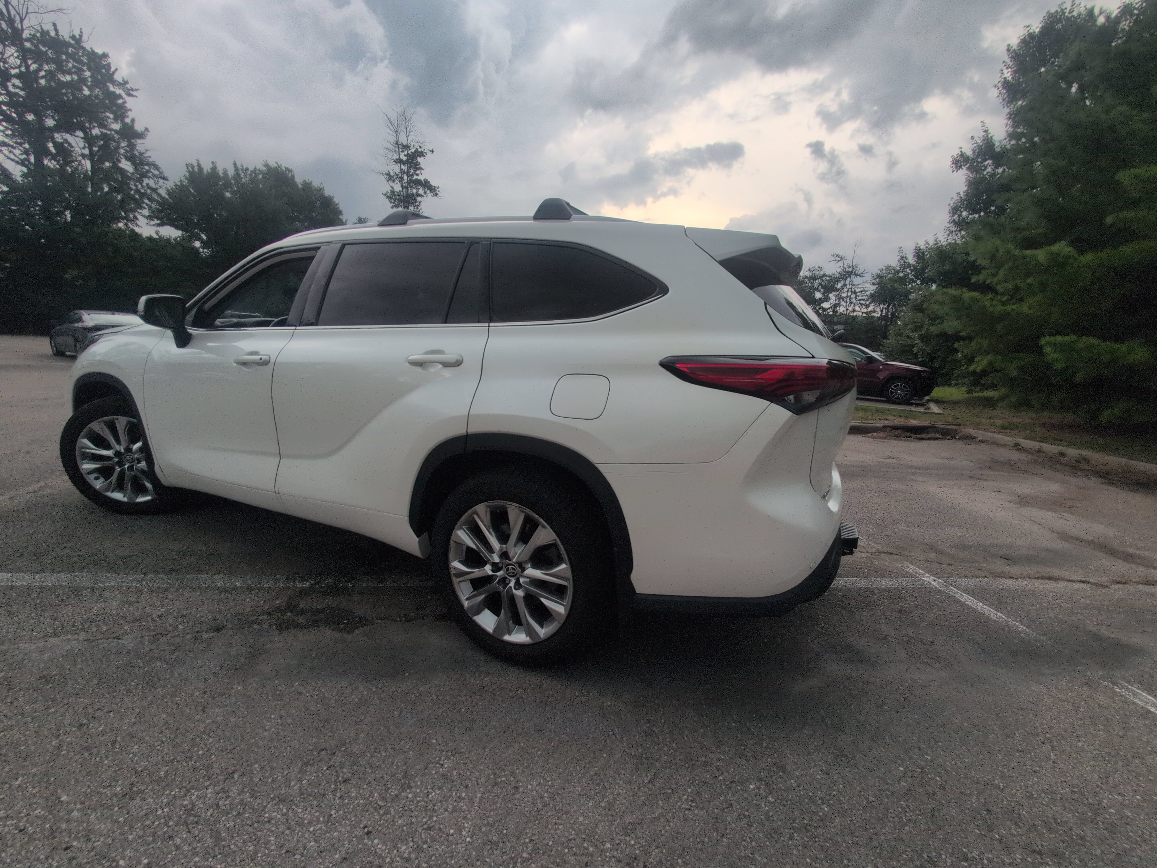 Used 2020 Toyota Highlander Limited AWD/4WD image 34
