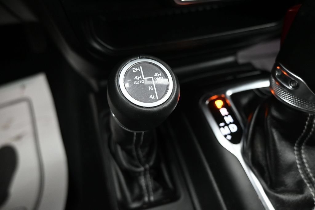 Used 2022 Jeep Wrangler Unlimited Sahara w/ Cold Weather Group AWD/4WD image 23