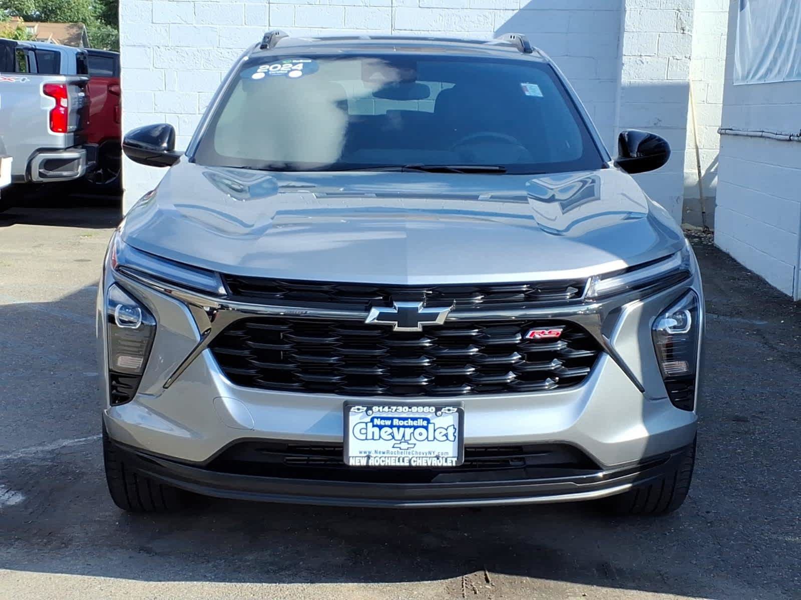 Certified 2024 Chevrolet Trax RS FWD image 2
