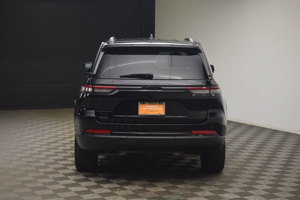 Used 2024 Jeep Grand Cherokee Altitude AWD/4WD image 6