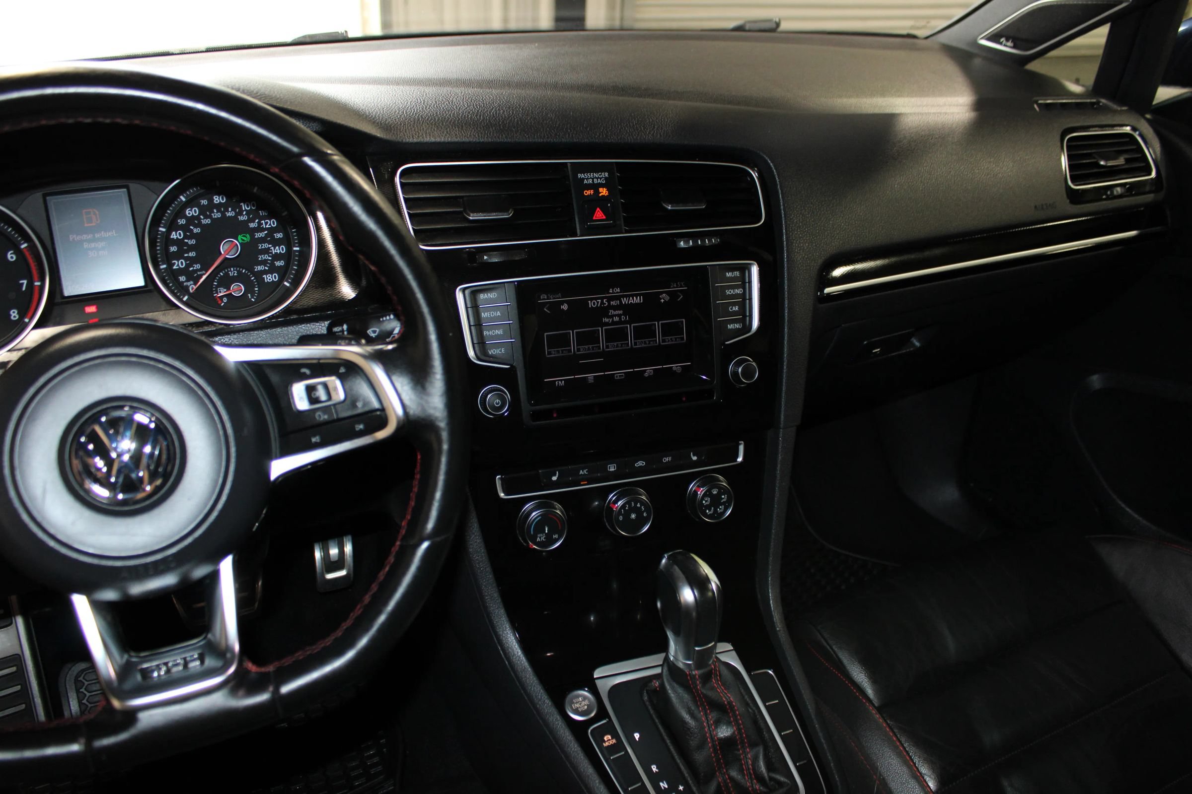 Used 2015 Volkswagen GTI SE FWD image 16
