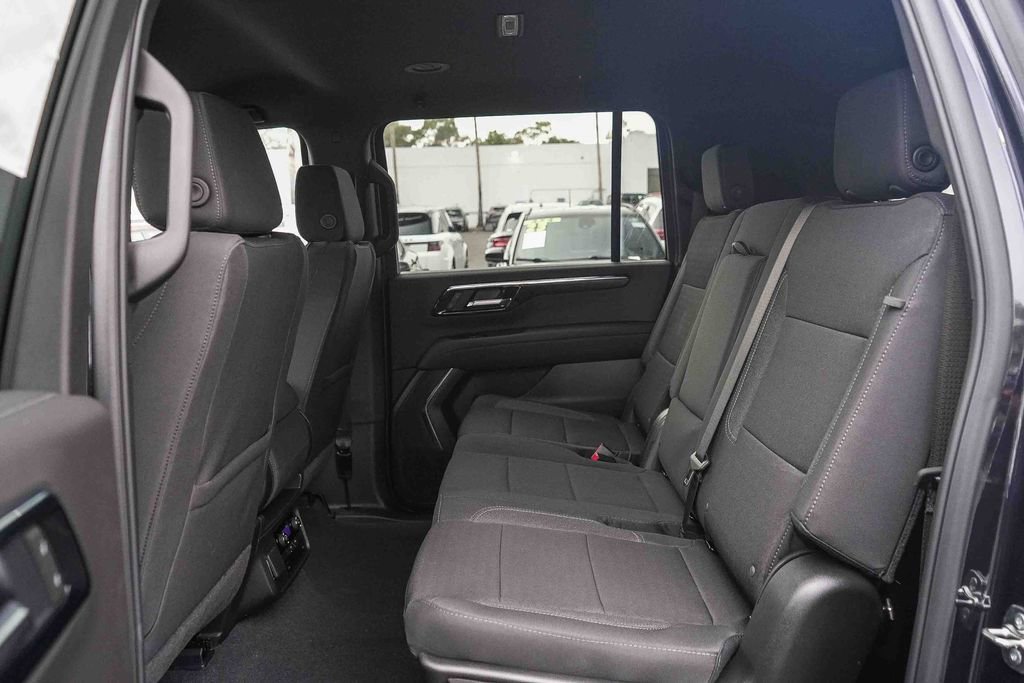 New 2026 Chevrolet Suburban LS RWD image 18