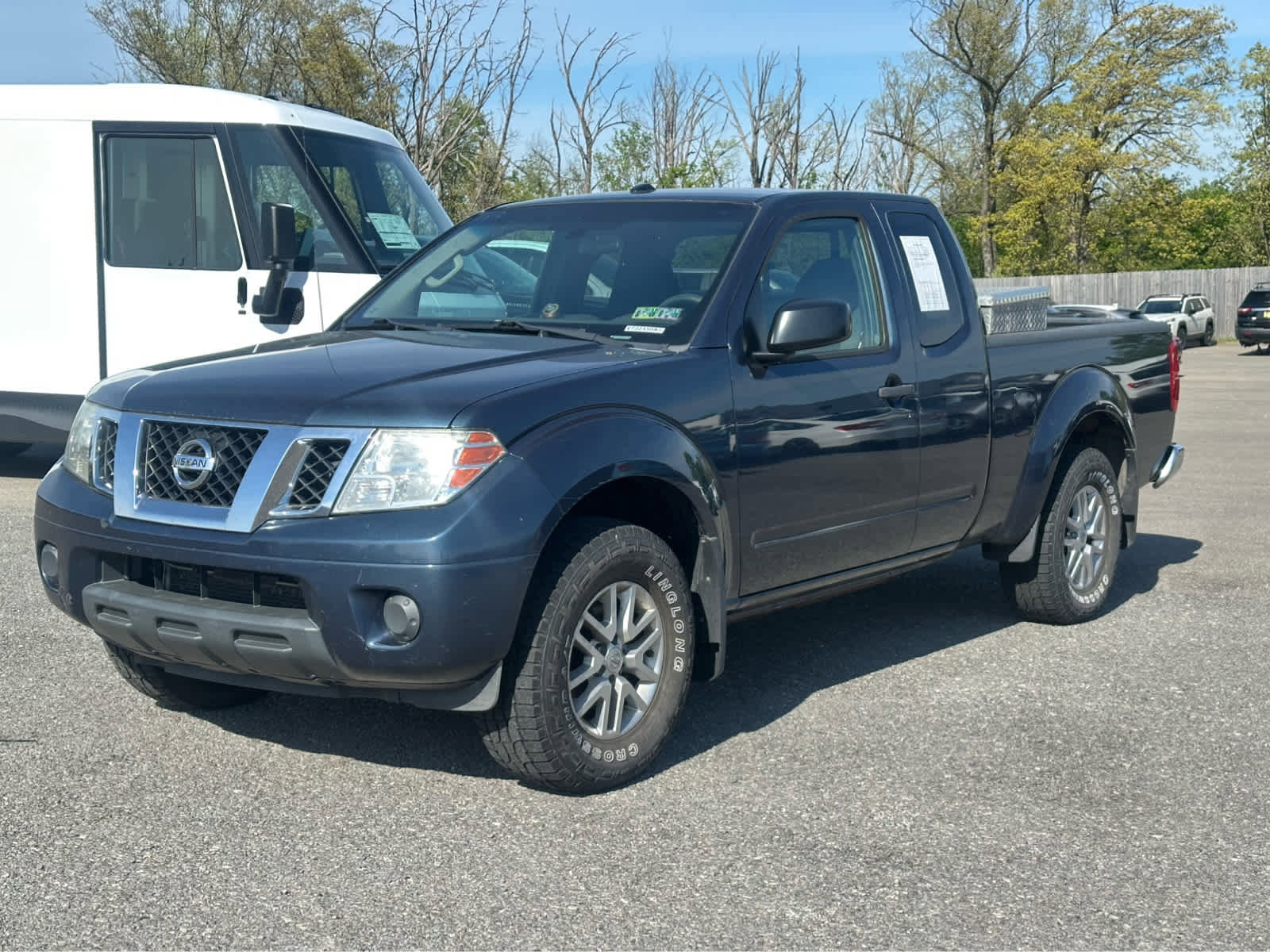 Used 2015 Nissan Frontier SV AWD/4WD image 1