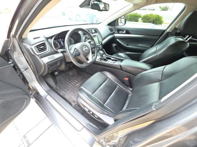 Used 2023 Nissan Maxima SV w/ Floor Mat Group FWD image 12