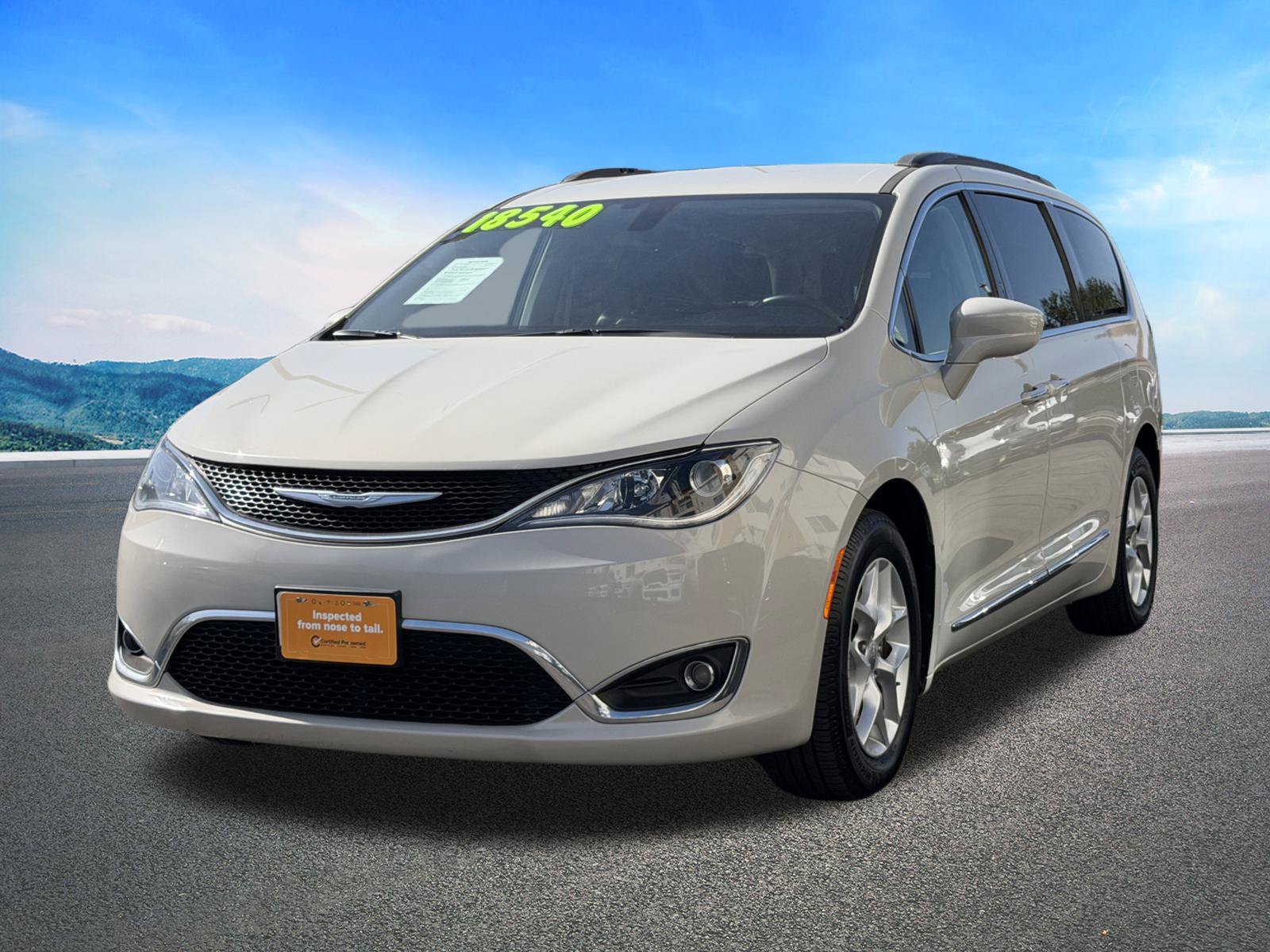 Certified 2017 Chrysler Pacifica Touring-L w/ Tire & Wheel Group FWD image 4