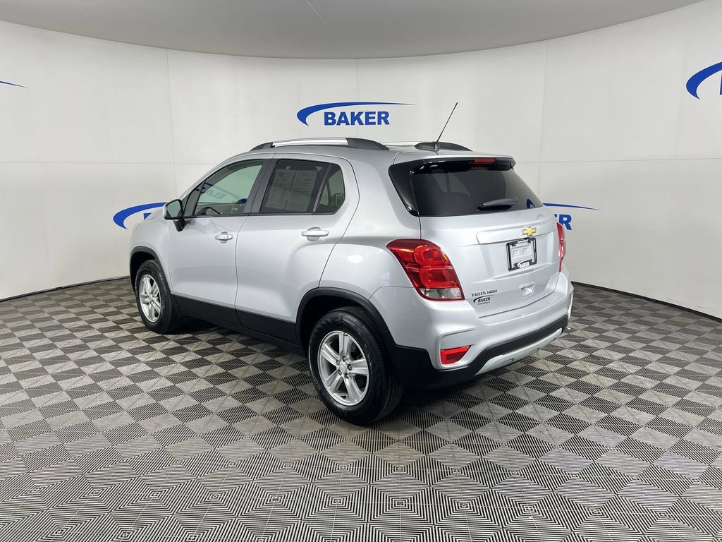 Used 2022 Chevrolet Trax LT w/ LT Convenience Package image 7