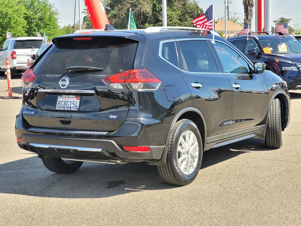 Used 2018 Nissan Rogue SV image 5
