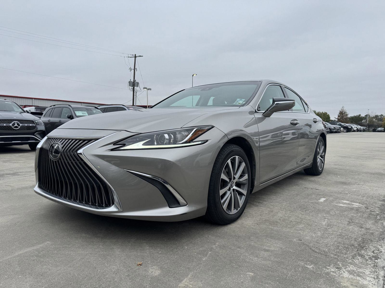 Used 2021 Lexus ES 350 image 3