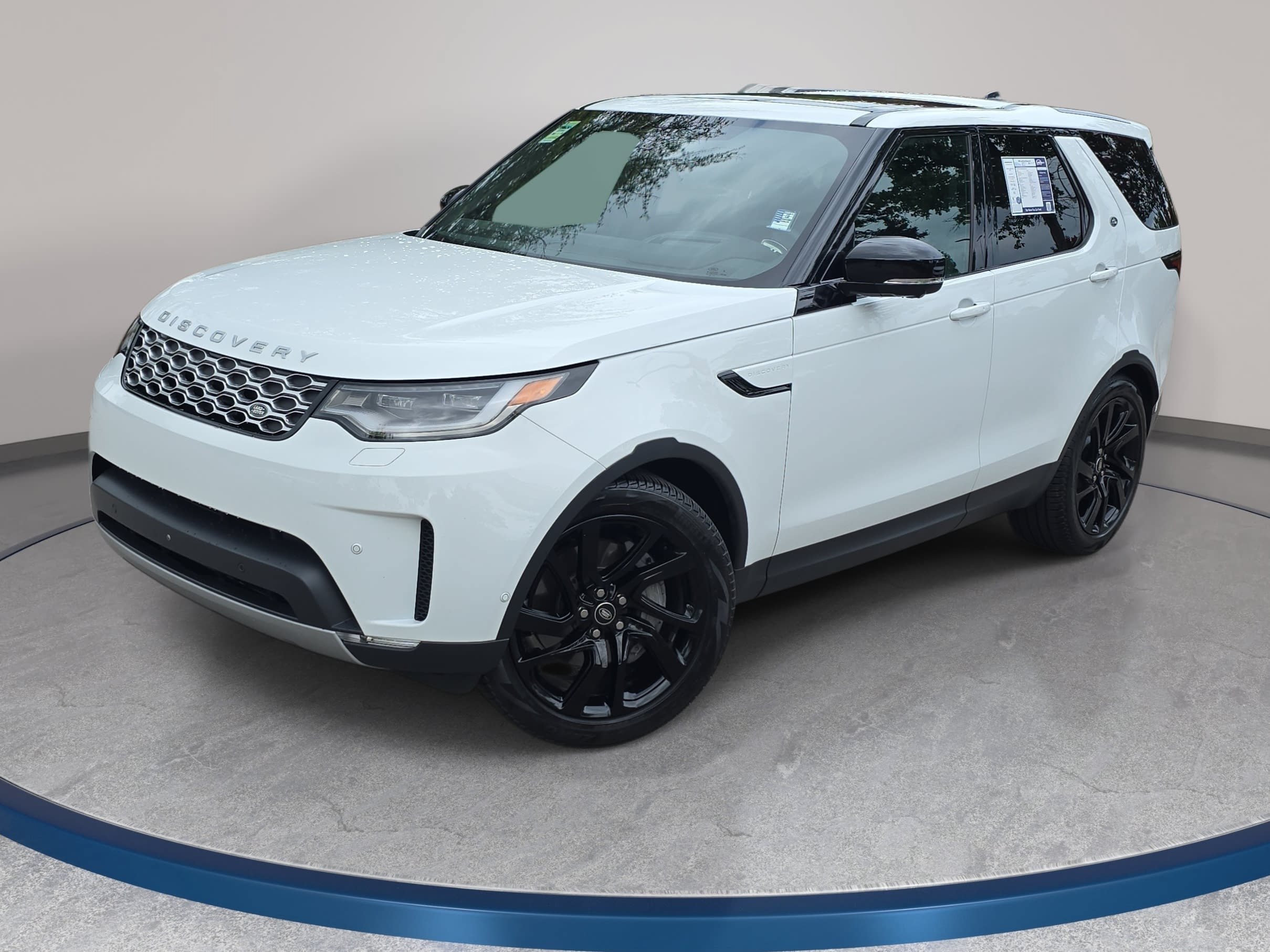 Certified 2025 Land Rover Discovery S AWD/4WD image 1