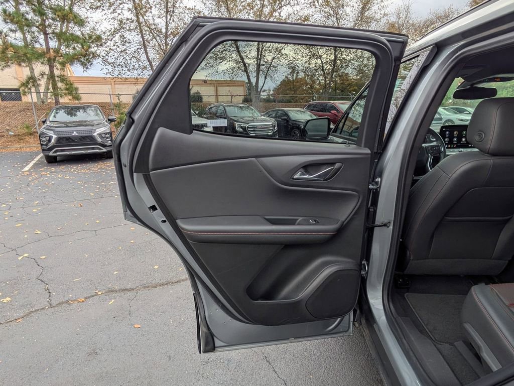 Used 2025 Chevrolet Blazer RS image 23