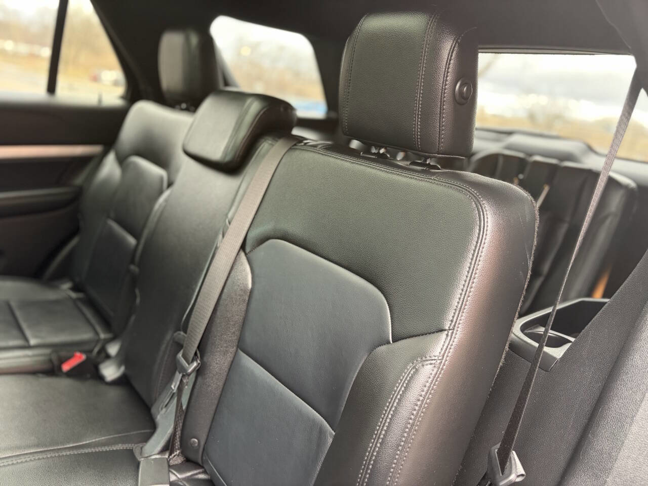 Used 2016 Ford Explorer XLT w/ Equipment Group 202A image 17