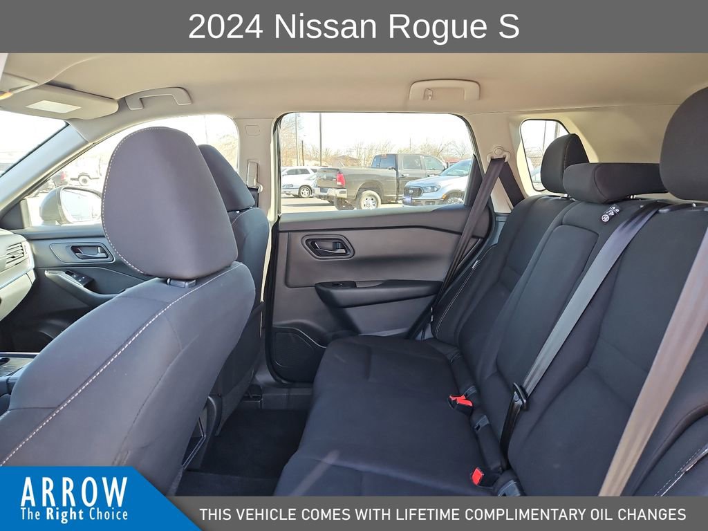 Used 2024 Nissan Rogue S image 19