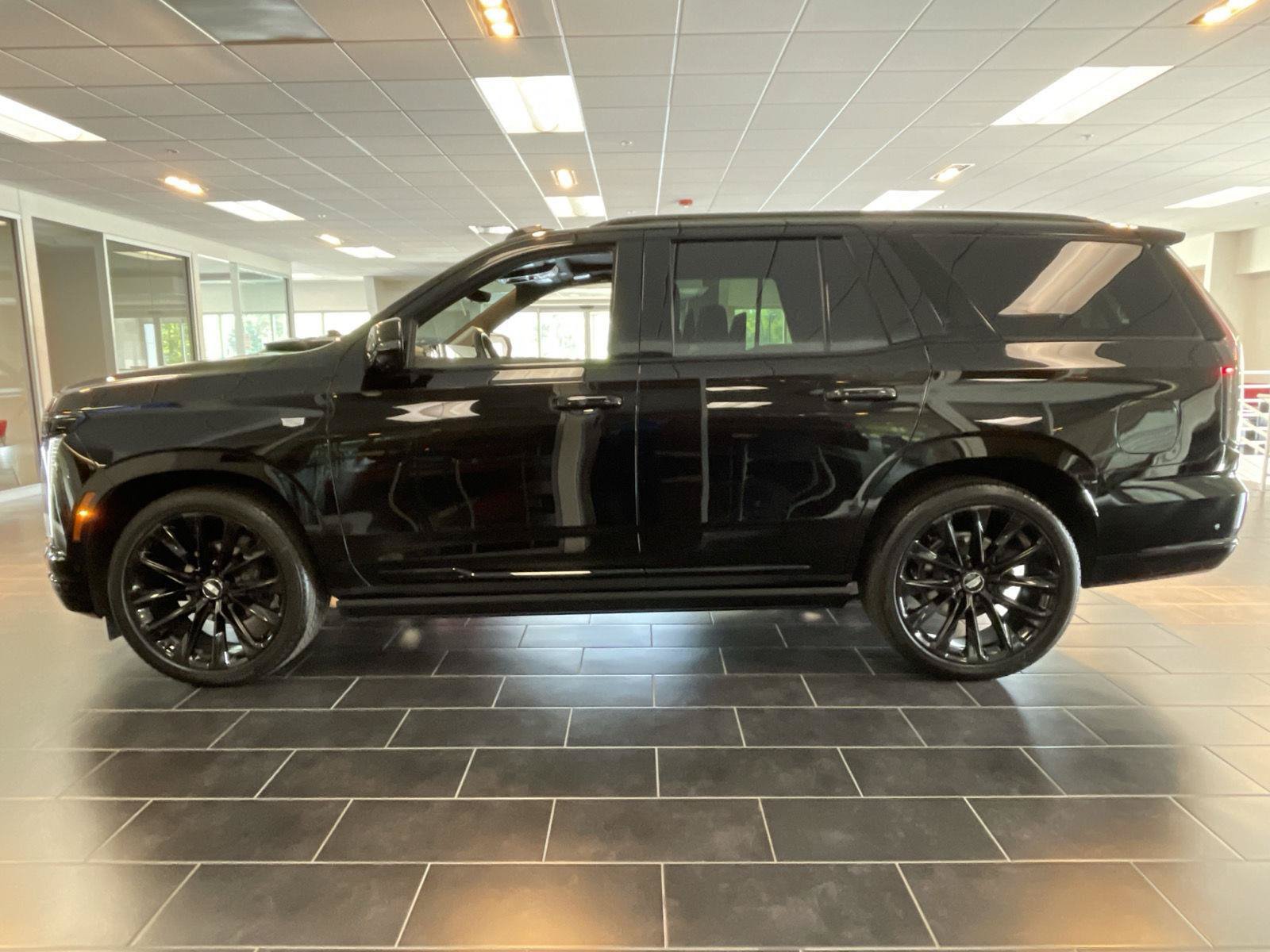 Certified 2026 Cadillac Escalade Platinum Sport w/ LPO, ONYX Package AWD/4WD image 2