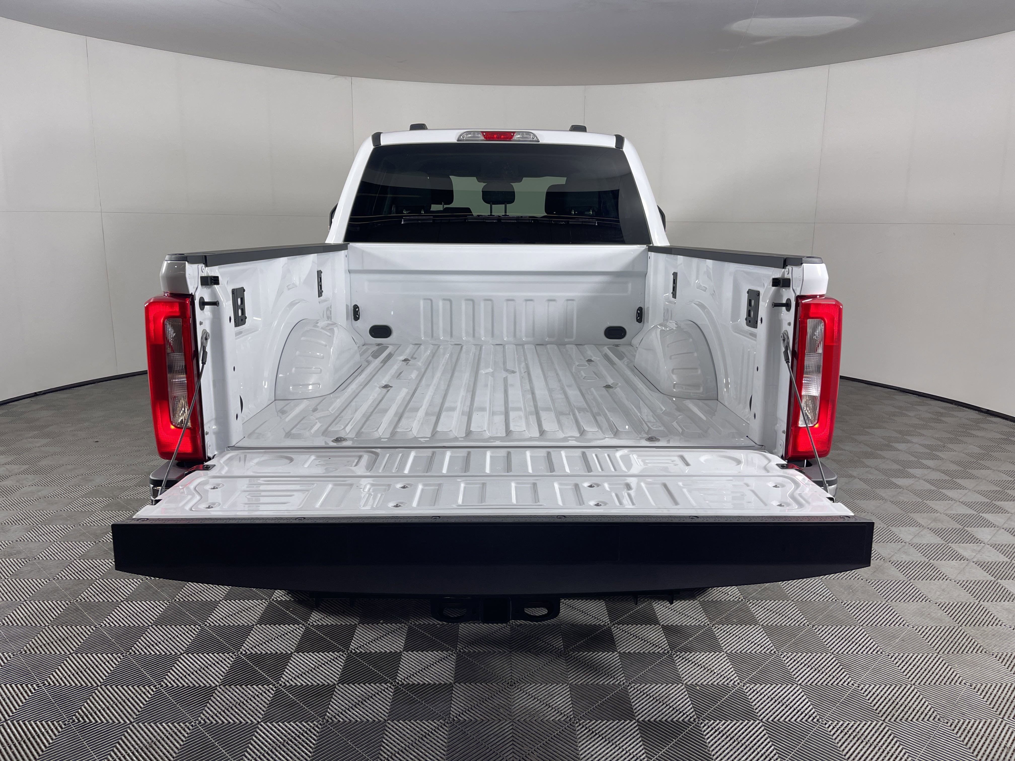 Used 2024 Ford F250 XLT w/ FX4 Off-Road Package image 7