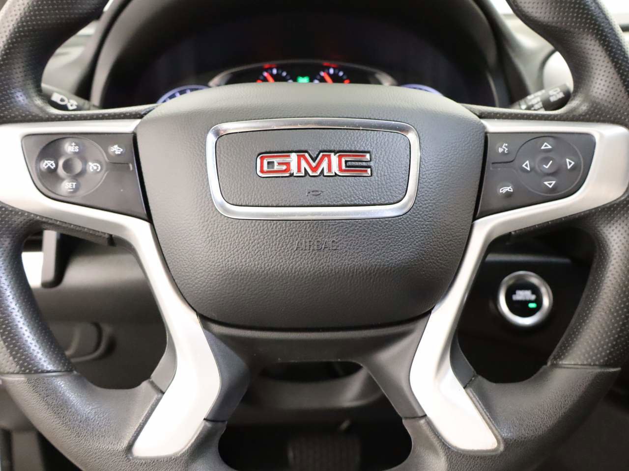 Used 2023 GMC Terrain SLE w/ Driver Convenience Package image 12