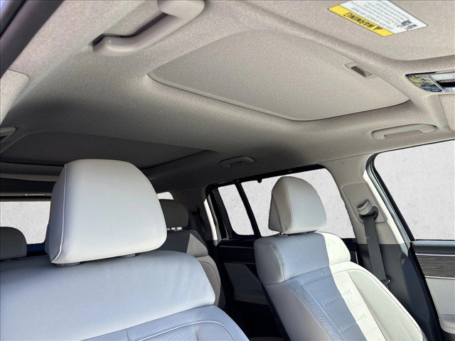 Used 2025 Hyundai Santa Fe Limited FWD image 29