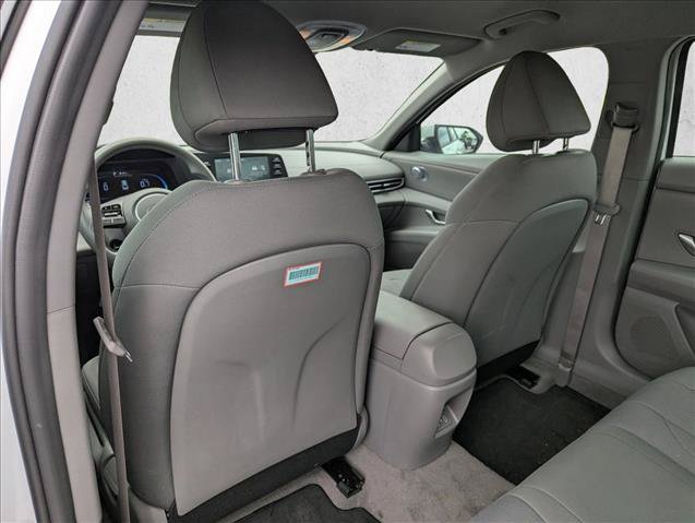 Certified 2026 Hyundai Elantra SE w/ Cargo Package FWD image 23