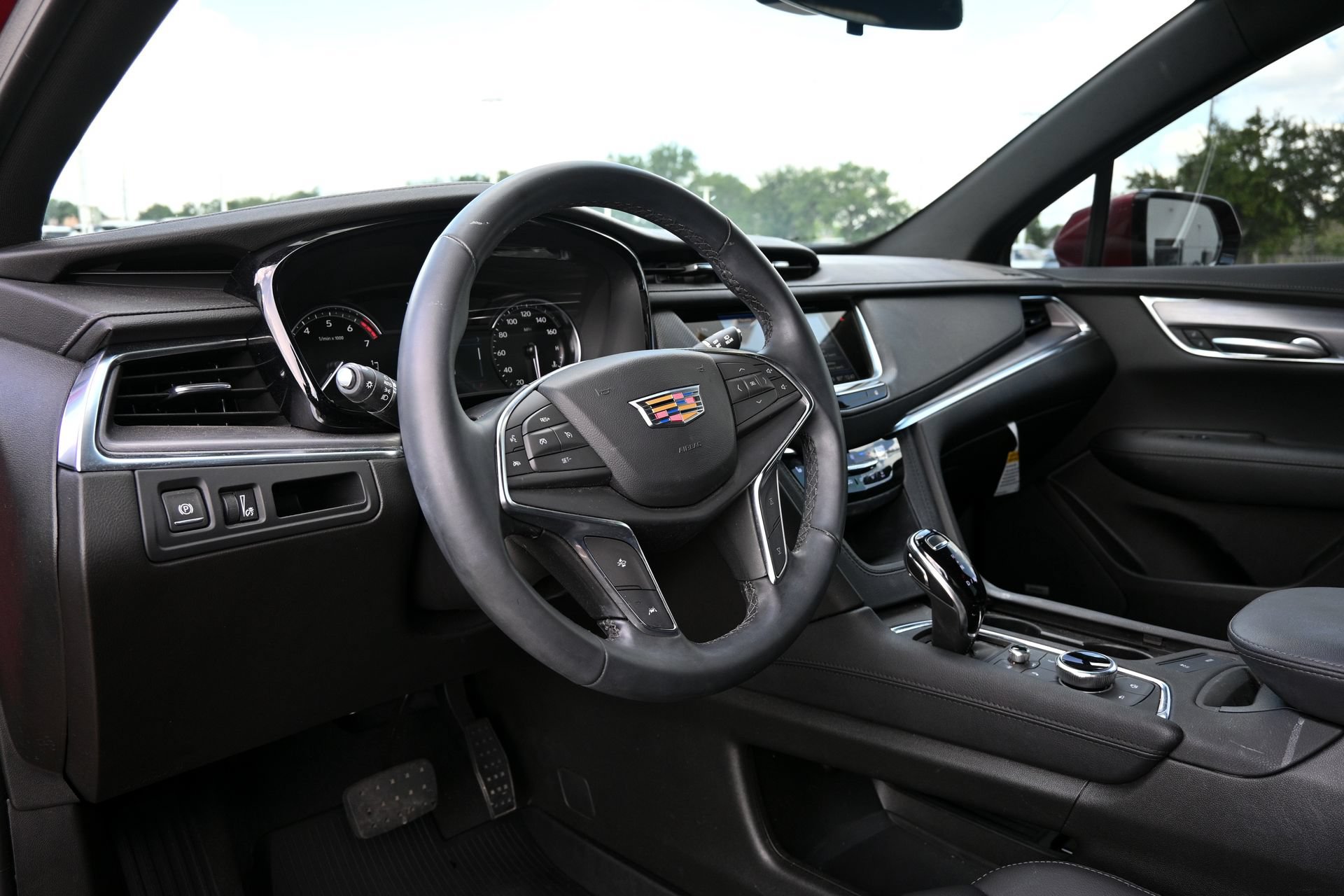 Certified 2025 Cadillac XT5 Luxury FWD image 18