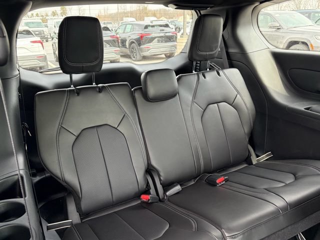 New 2026 Chrysler Pacifica Select w/ S Appearance Package FWD image 34
